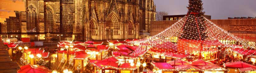 Aussicht vom Balkon des Dom Hotel Köln auf den Weihnachtsmarkt